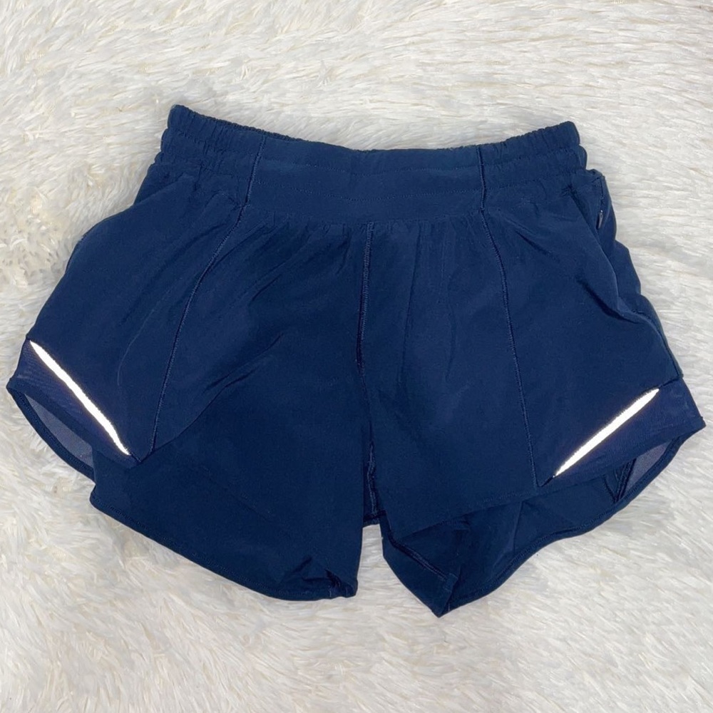 True Navy Lululemon Hotty-Hot Shorts 4” Size 6